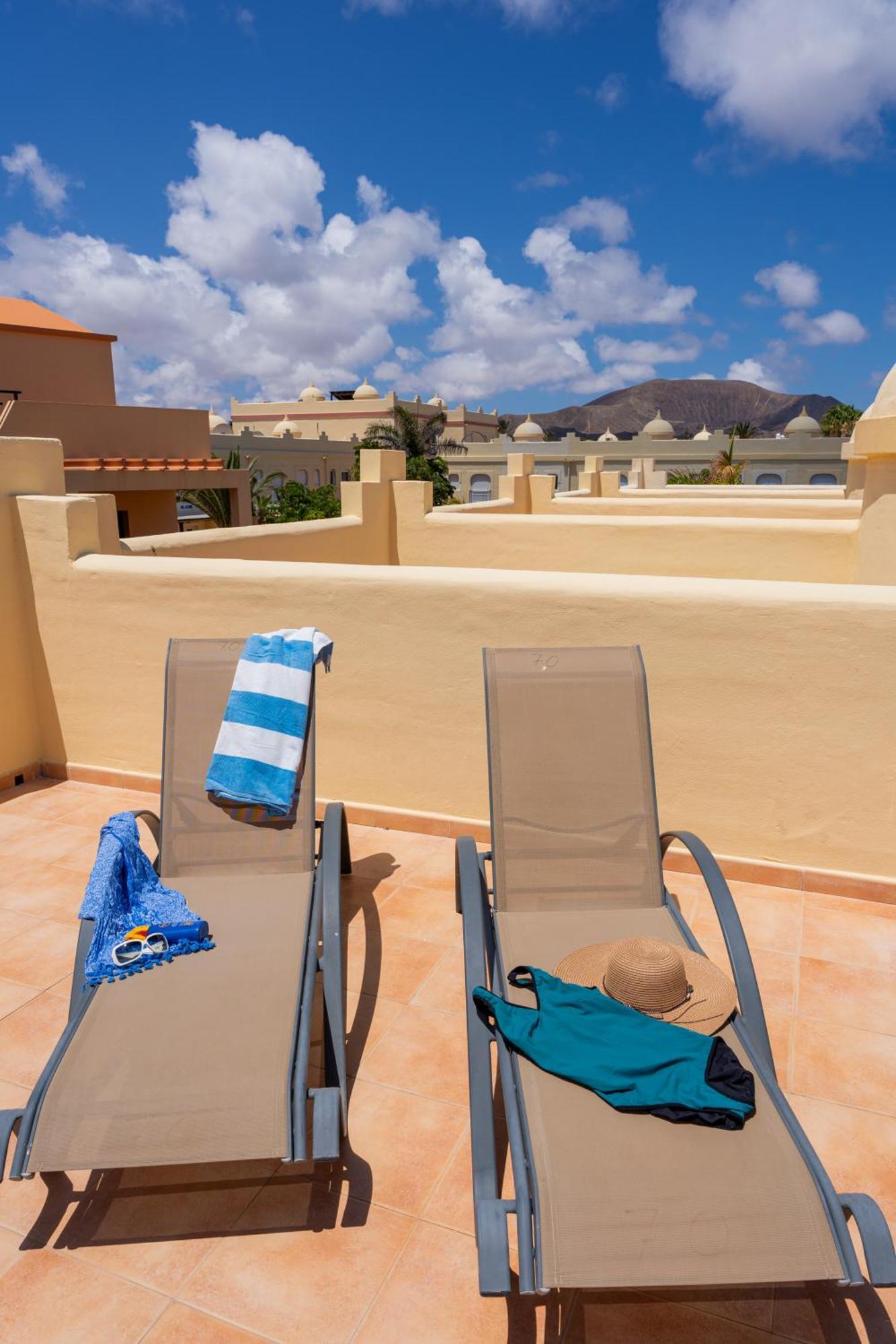 Villas Y Apartamentos El Sultan Corralejo Eksteriør bilde